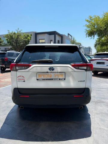 טויוטה RAV4