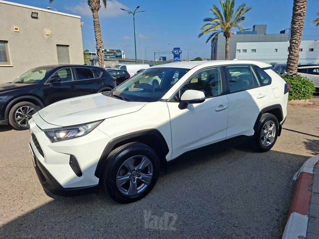 מודעת רכב טויוטה RAV4