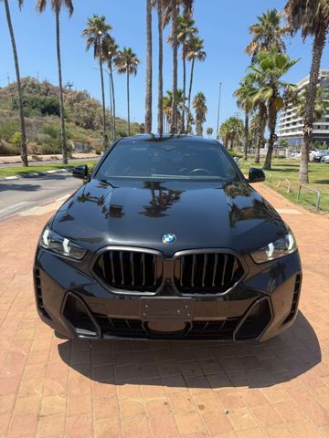 ב מ וו X6