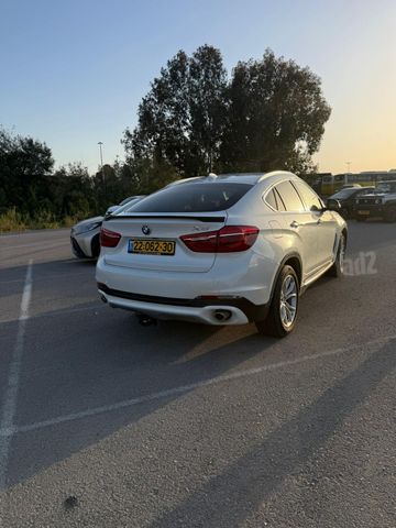 ב מ וו X6