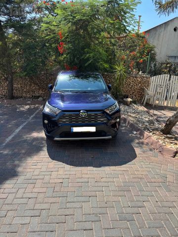 טויוטה RAV4
