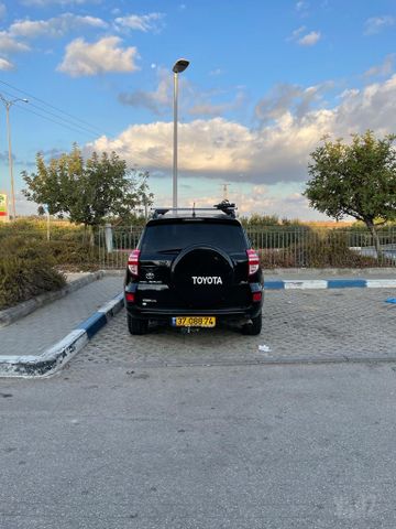 טויוטה RAV4