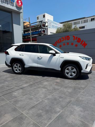 טויוטה RAV4