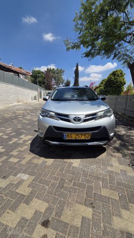 מודעת רכב טויוטה RAV4