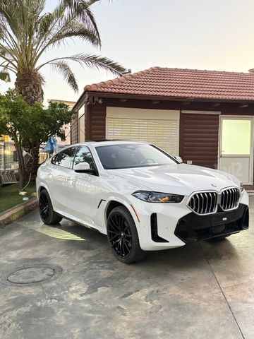 ב מ וו X6