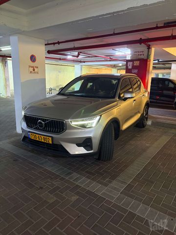 מודעת רכב וולוו XC40