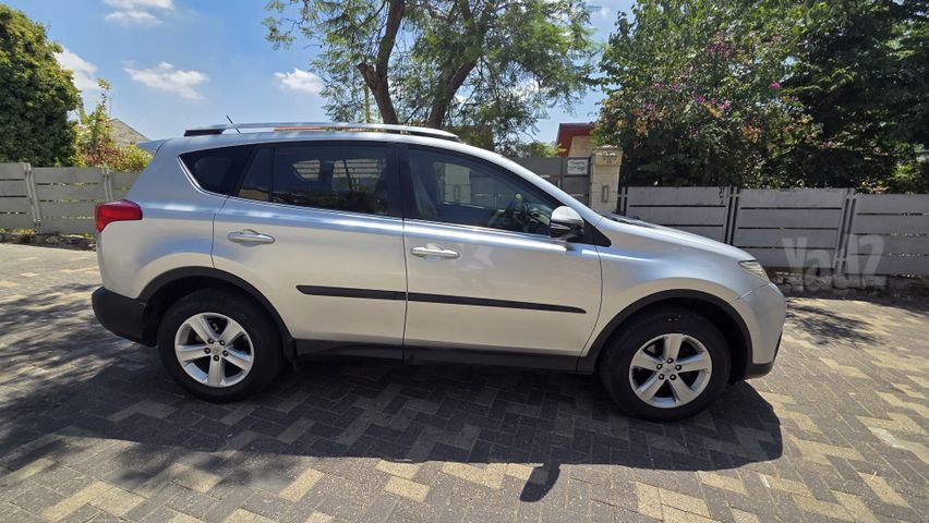 טויוטה RAV4
