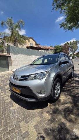 טויוטה RAV4