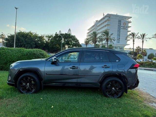 טויוטה RAV4