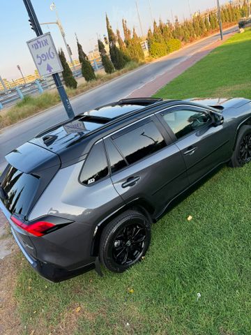 טויוטה RAV4