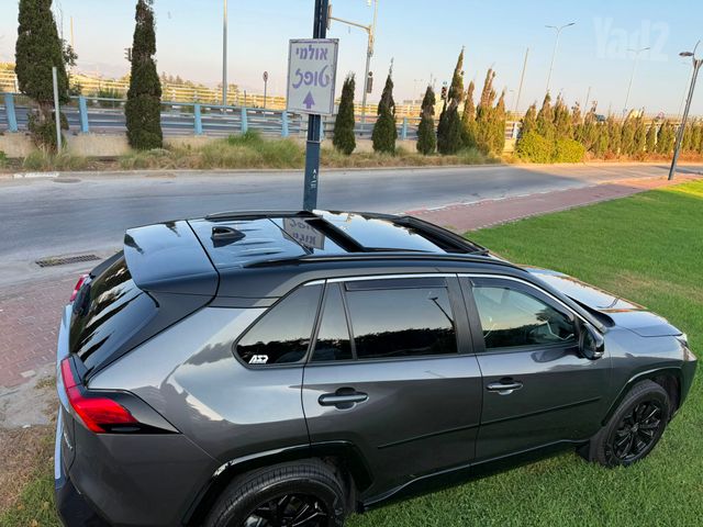 טויוטה RAV4