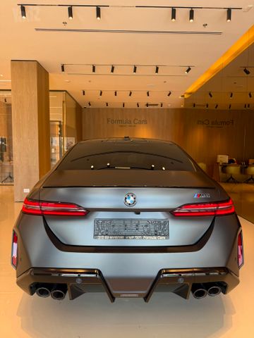 ב מ וו M5