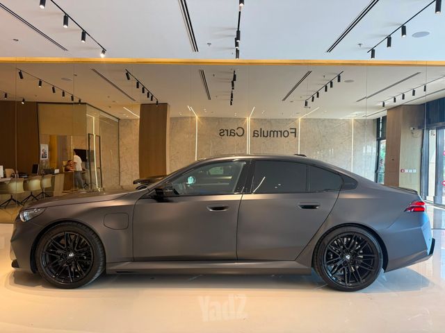 ב מ וו M5
