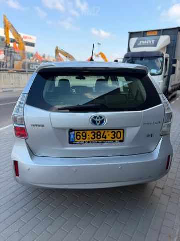 טויוטה פריוס פלוס