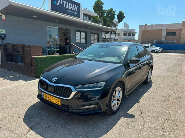 אוקטביה  Ambition אוט׳ סדאן 4 דל 1.5 (150 כ״ס)