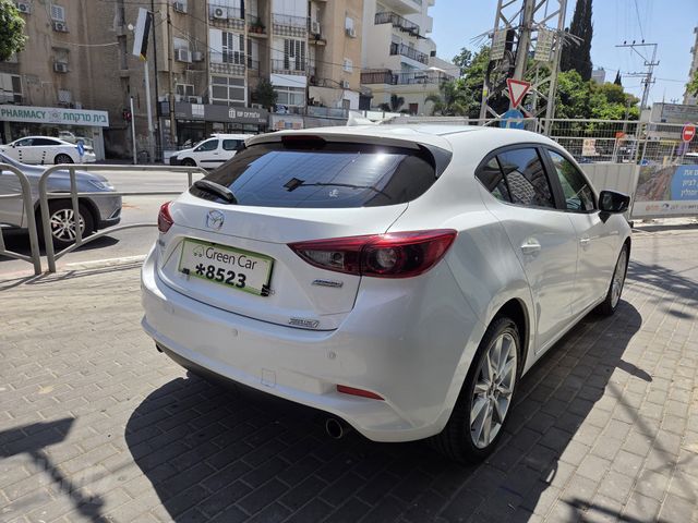 מאזדה 3