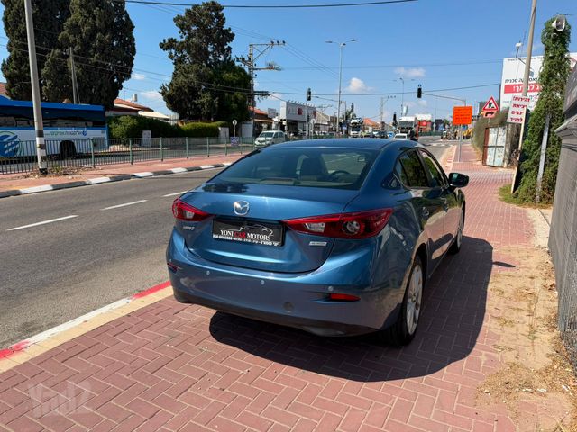 מאזדה 3