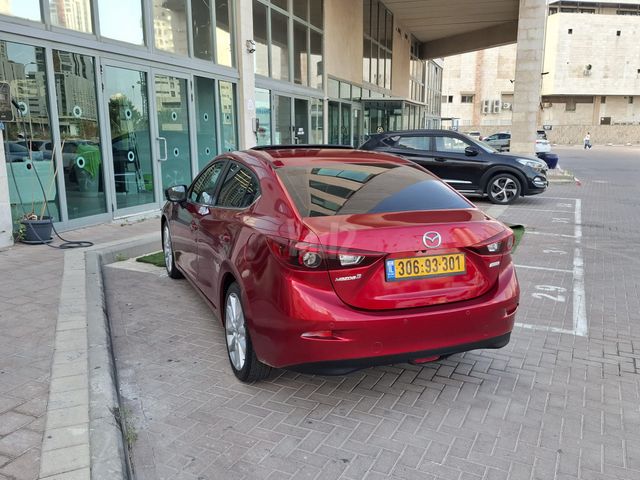 מאזדה 3