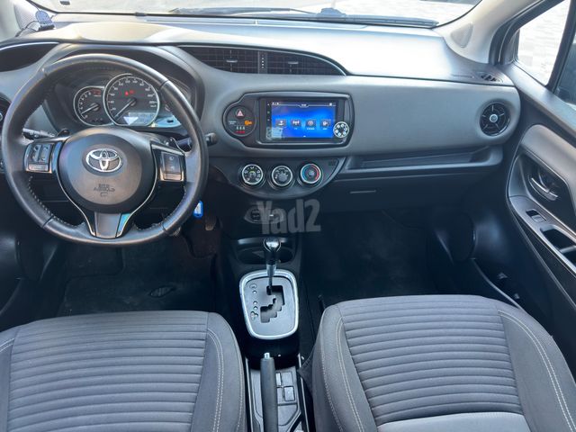 טויוטה יאריס