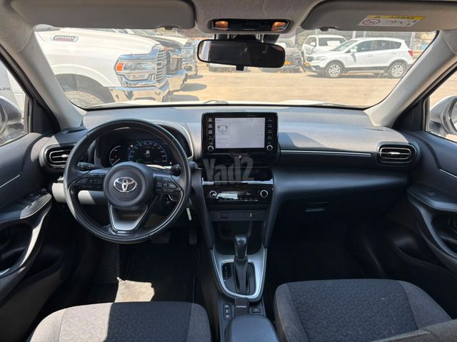 טויוטה יאריס קרוס