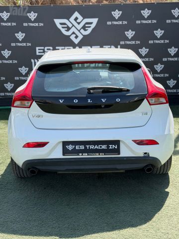 וולוו V40