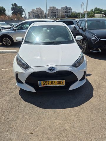 טויוטה יאריס