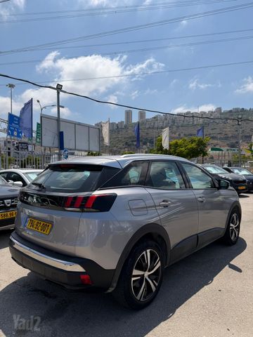פיג'ו 3008