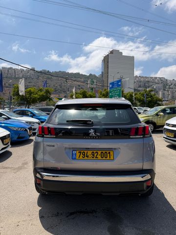 פיג'ו 3008