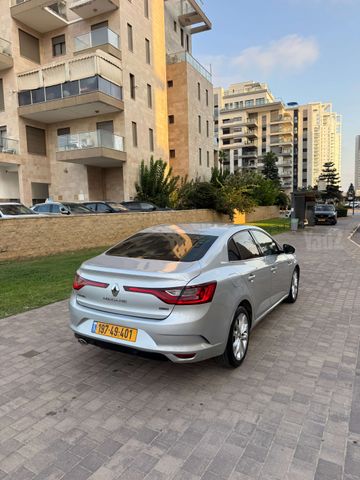 רנו מגאן