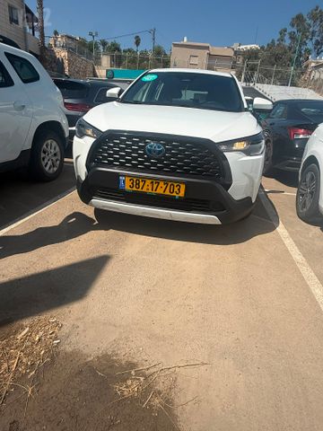 טויוטה קורולה קרוס