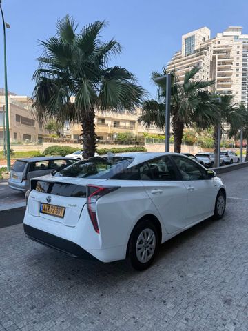 טויוטה פריוס