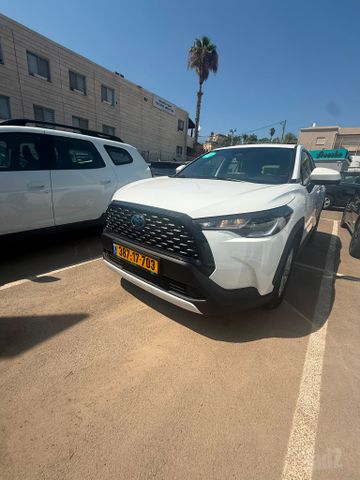 מודעת רכב טויוטה קורולה קרוס
