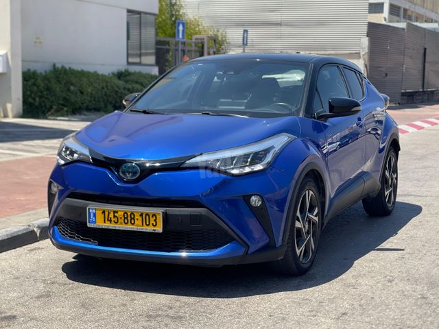 מודעת רכב טויוטה C-HR