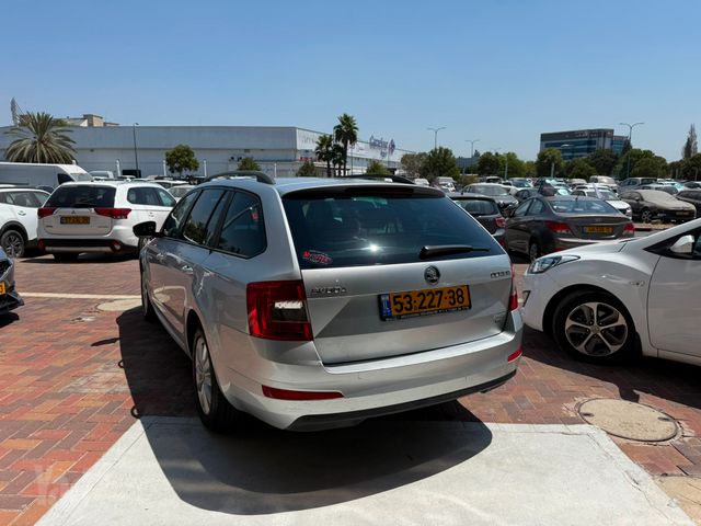 סקודה אוקטביה