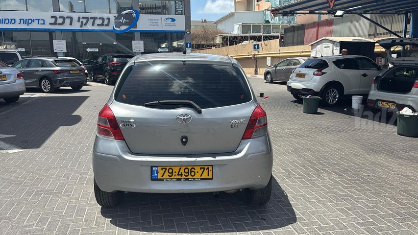 טויוטה יאריס