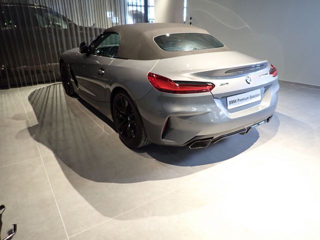 ב מ וו Z4