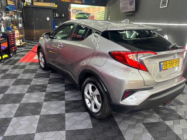 טויוטה C-HR
