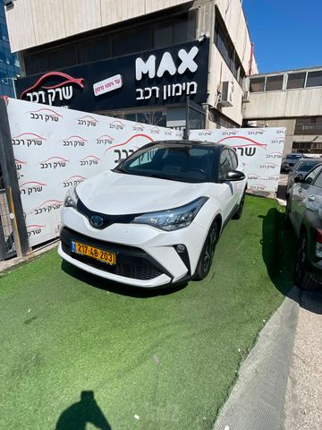 מודעת רכב טויוטה C-HR