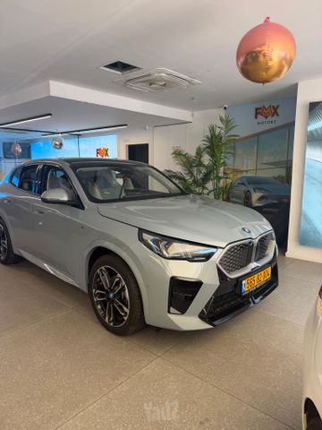 ב מ וו iX2