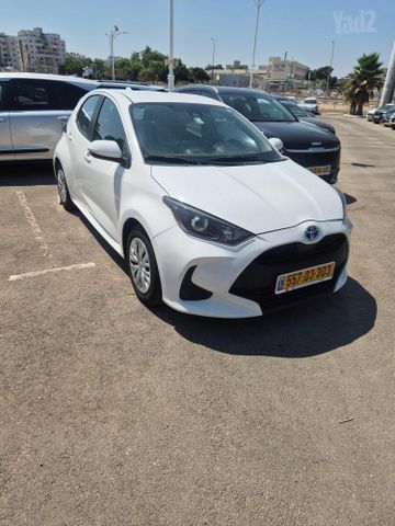 טויוטה יאריס