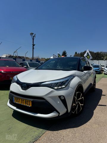 מודעת רכב טויוטה C-HR