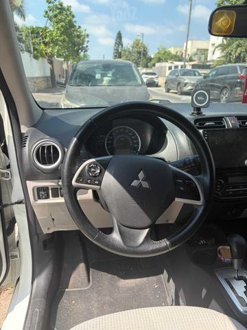 מיצובישי ספייס סטאר