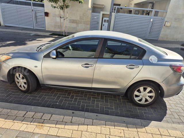מאזדה 3
