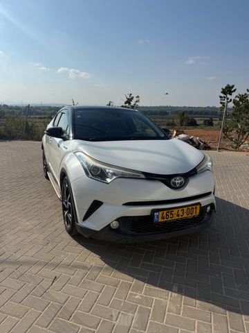 מודעת רכב טויוטה C-HR