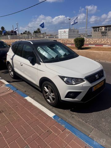 סיאט ארונה