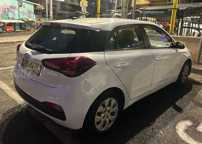 יונדאי i20