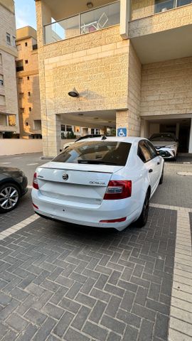 סקודה אוקטביה