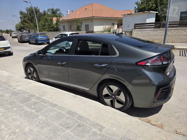 יונדאי איוניק