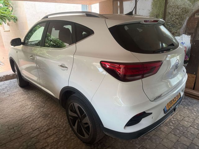 אם ג'י ZS