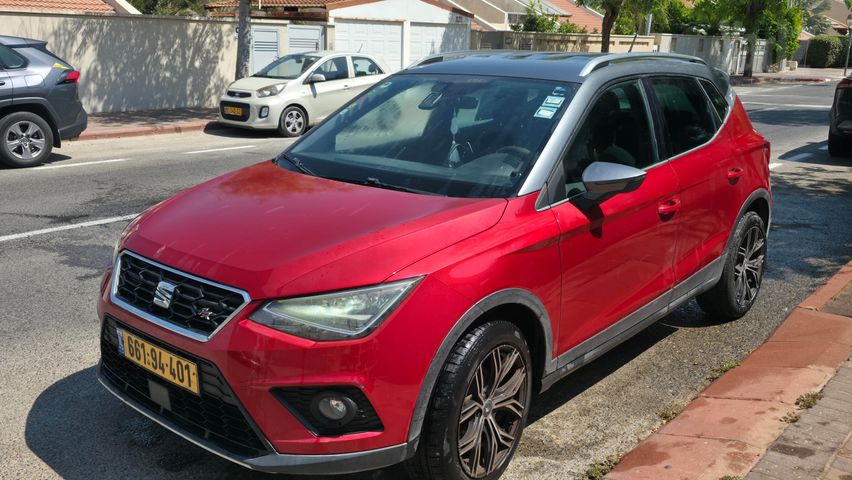 מודעת רכב סיאט ארונה